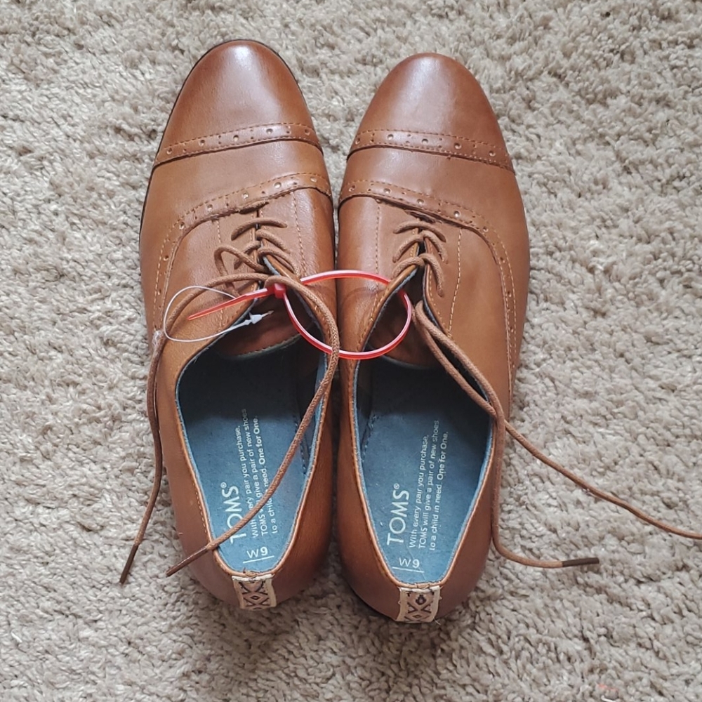 TOMS brown leather shoes
